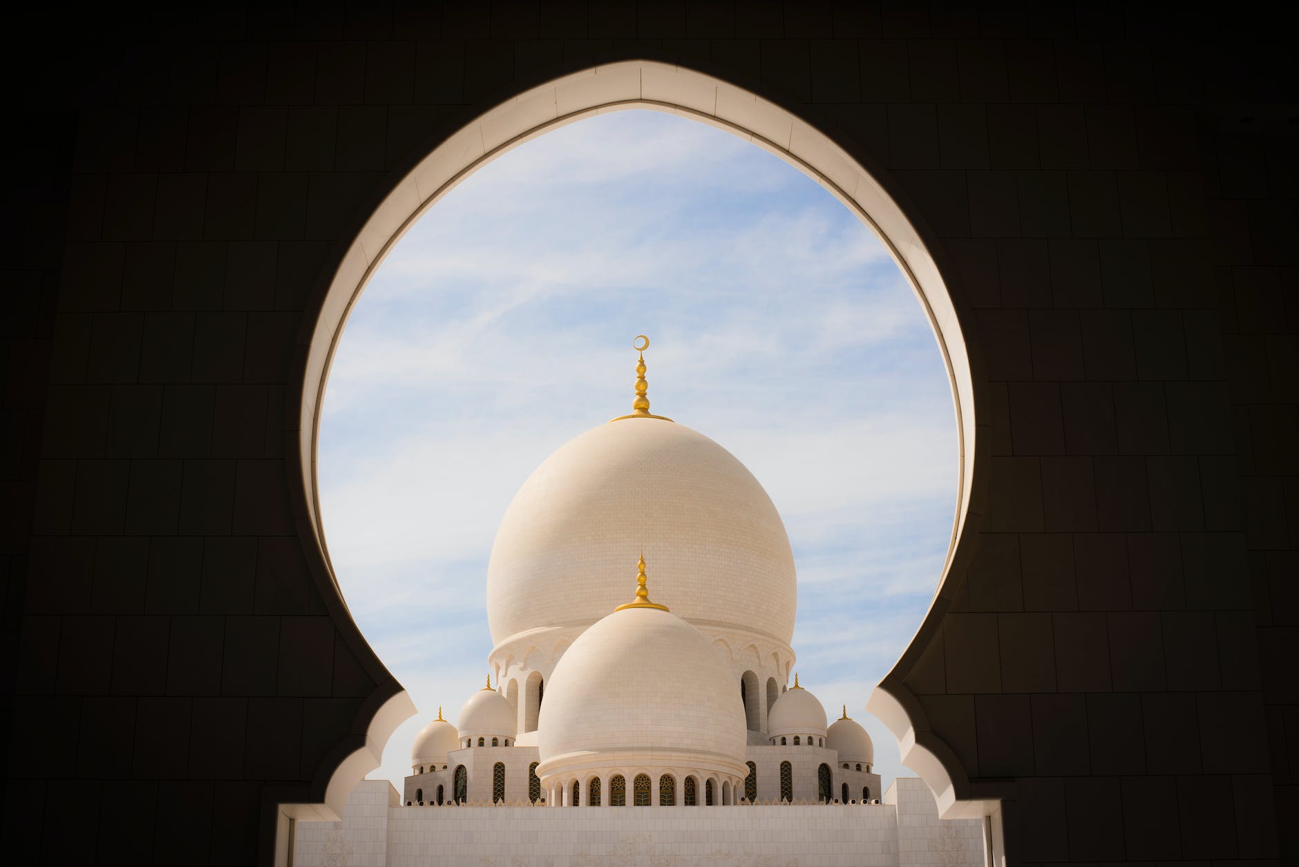 photo of sheikh zayed grand mosque center during daytime